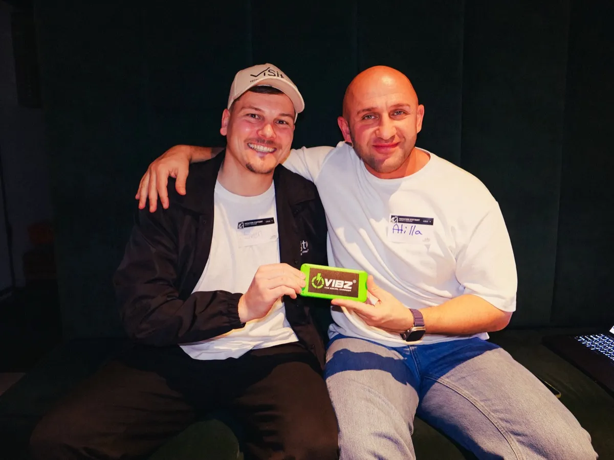 Teilnehmer mit VIBZ Powerbank